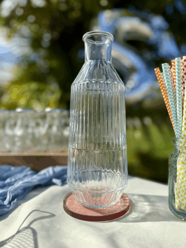 Carafe en verre transparent
