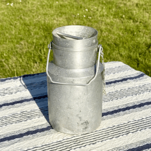 Pot à lait en décoratif