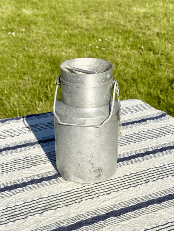 Pot à lait en décoratif