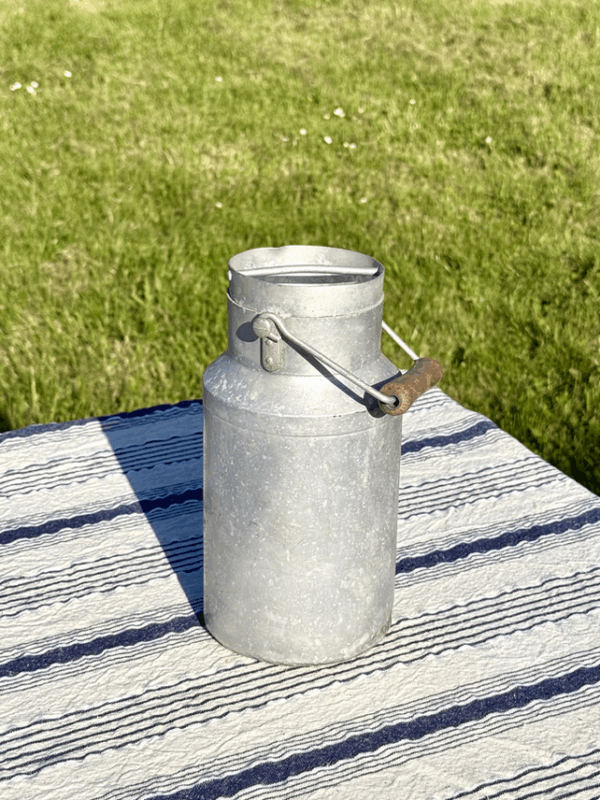 Pot à lait décoratif